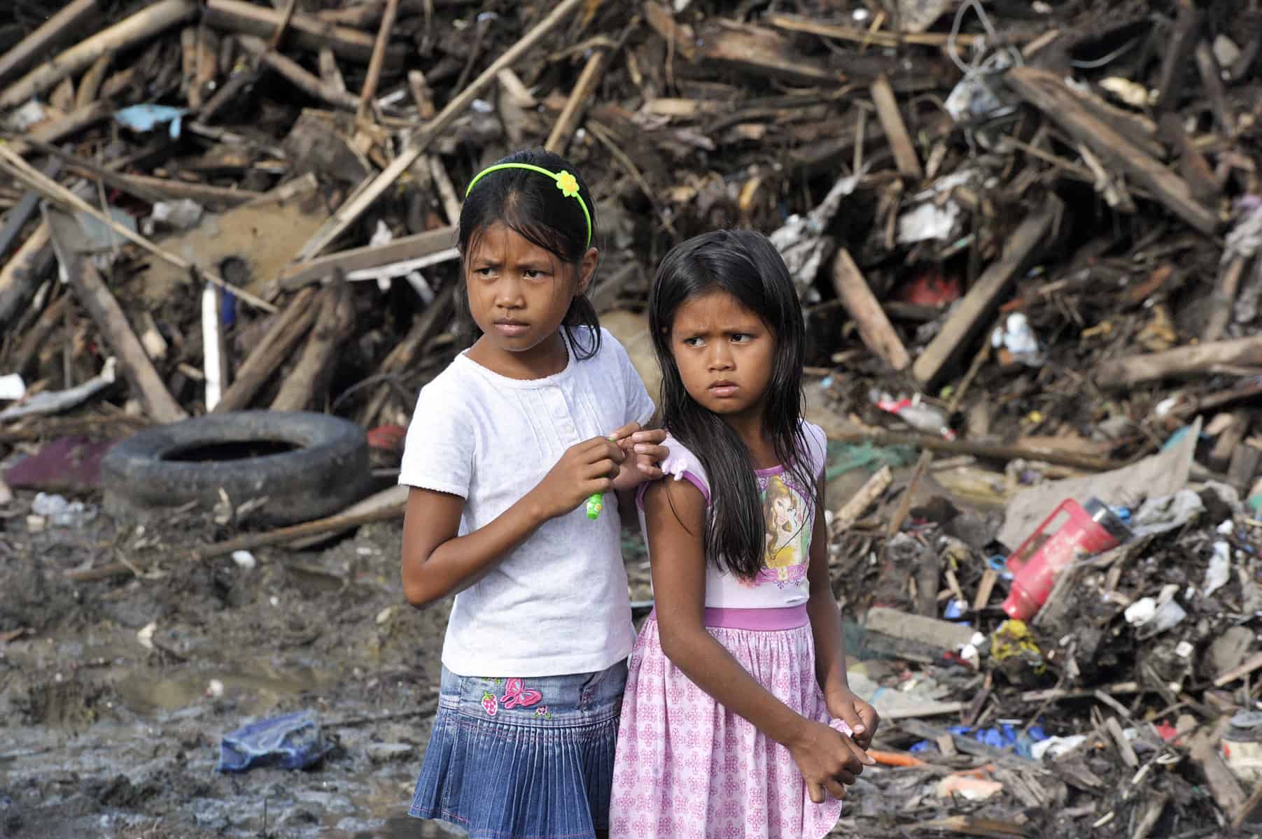 Survivors of Super Typhoon Yolanda in Tacloban City, Philippines, 2013. (cc) UN Photo/Evan Schneider